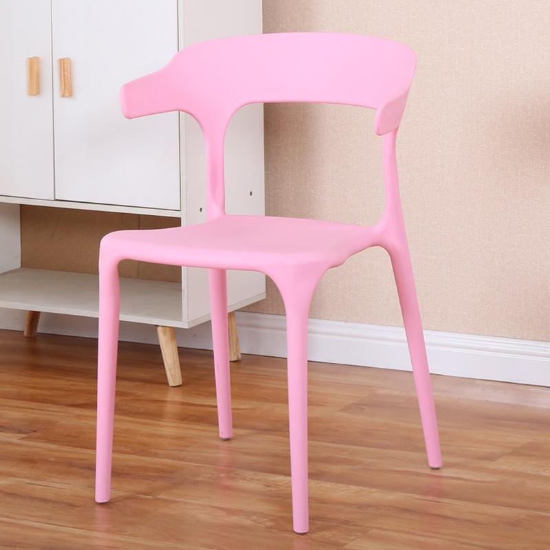 Silla de plástico moderna para interiores y exteriores, silla lateral de comedor apilable con respaldo abierto para el hogar con brazo