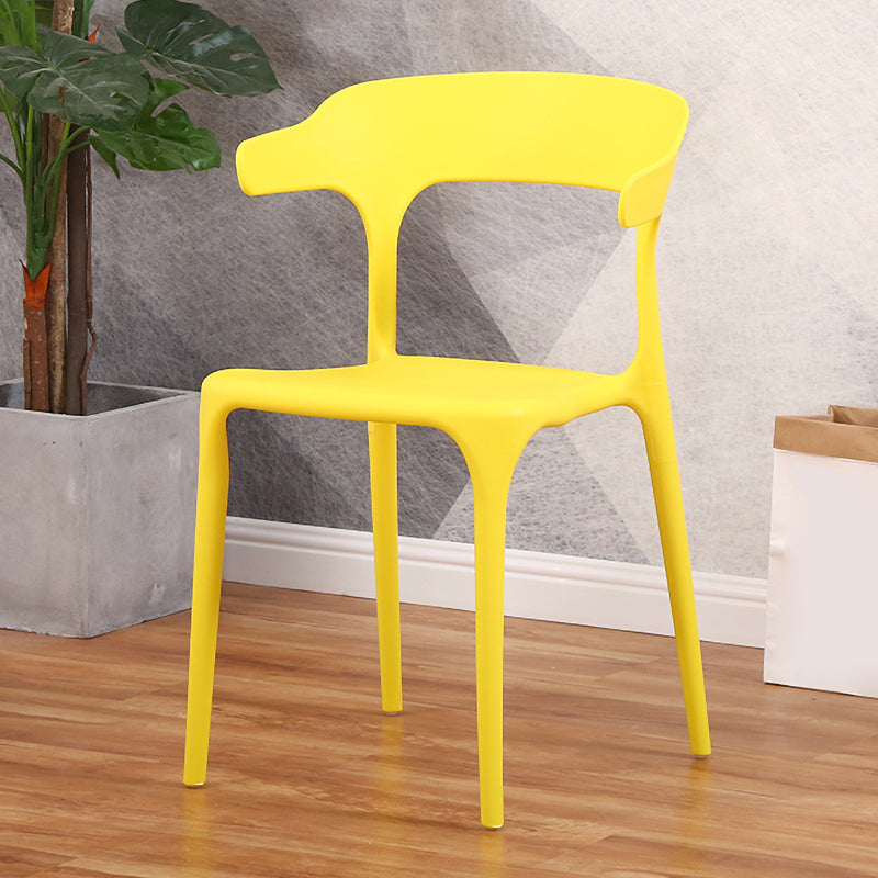 Silla de plástico moderna para interiores y exteriores, silla lateral de comedor apilable con respaldo abierto para el hogar con brazo