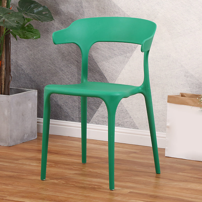 Silla de plástico moderna para interiores y exteriores, silla lateral de comedor apilable con respaldo abierto para el hogar con brazo