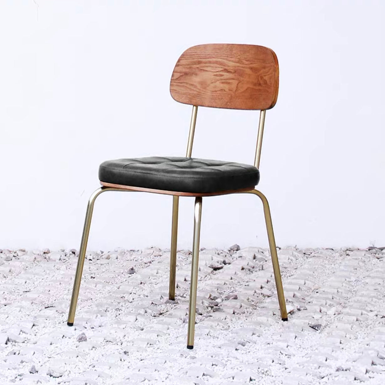 Industriële stijl PU lederen eetkamerstoelen Open rug Dineerarm zijstoelen voor thuis