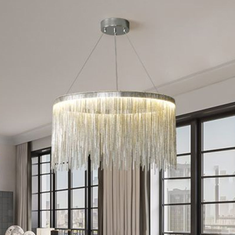 Zilveren lineaire kroonluchter in Noordse karakteristieke stijl LED -hanglampje voor binnenruimtes