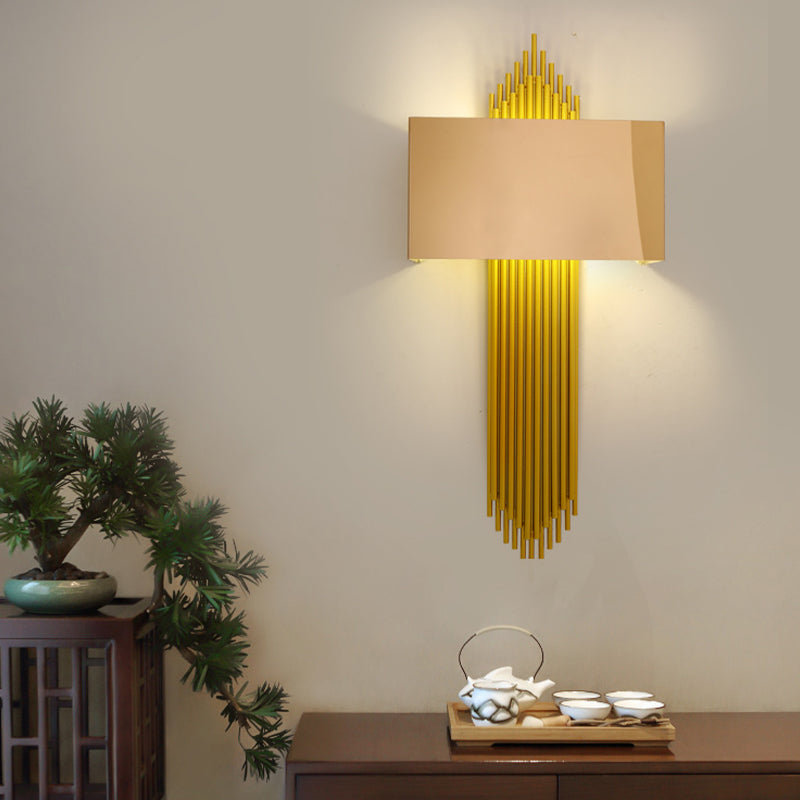 Luminaire en métal d'or postmoderne Lumièrement 2 bulbes d'éclairage mural mural pour chambre à coucher