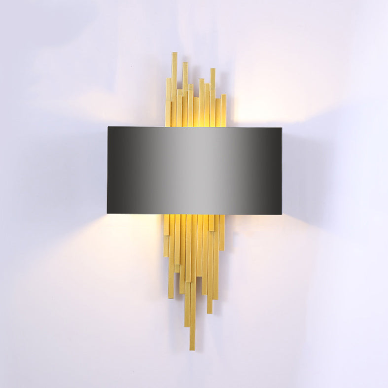 Luminaire en métal d'or postmoderne Lumièrement 2 bulbes d'éclairage mural mural pour chambre à coucher