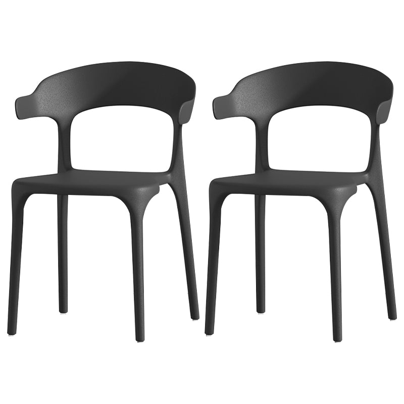 Silla de comedor de plástico escandinava con respaldo mate y acabado mate