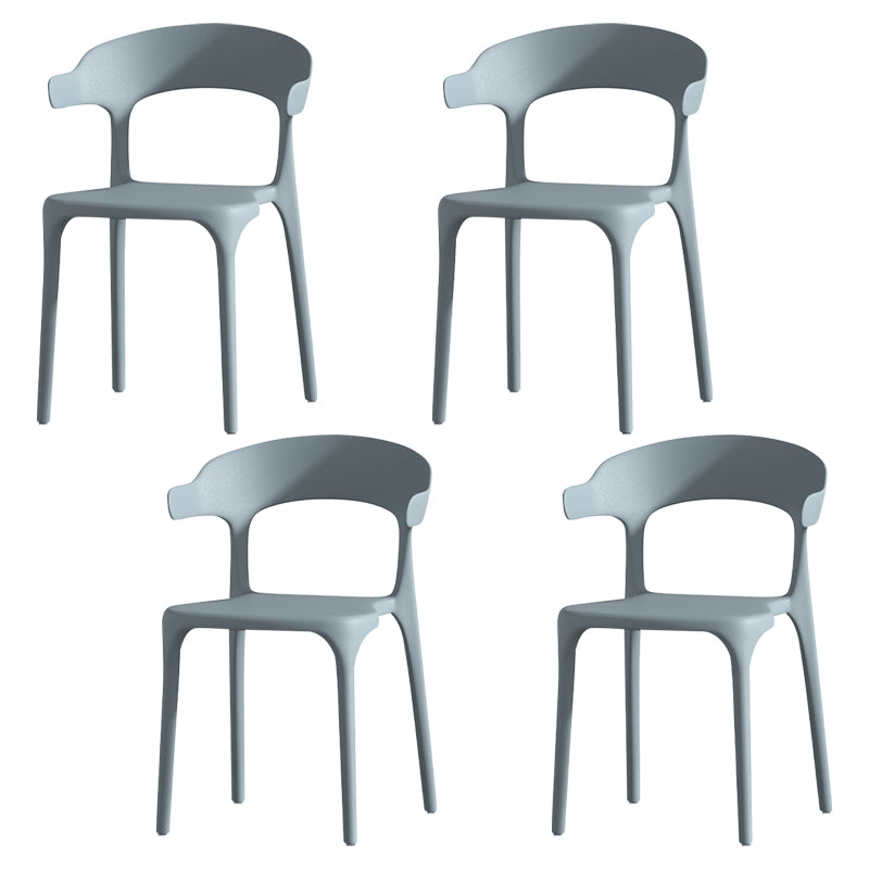 Silla de comedor de plástico escandinava con respaldo mate y acabado mate