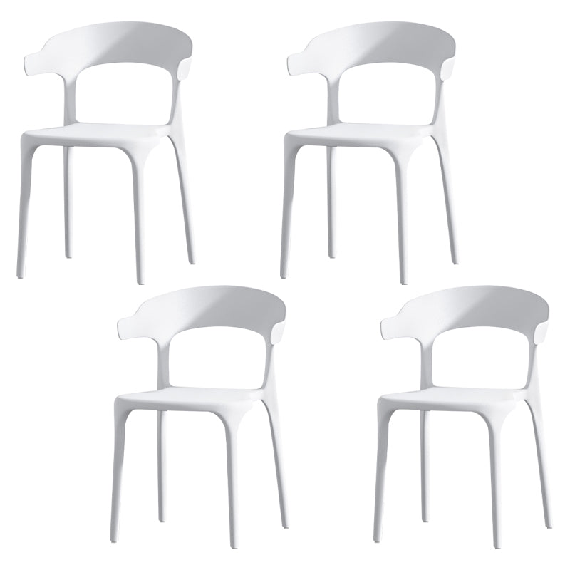Silla de comedor de plástico escandinava con respaldo mate y acabado mate