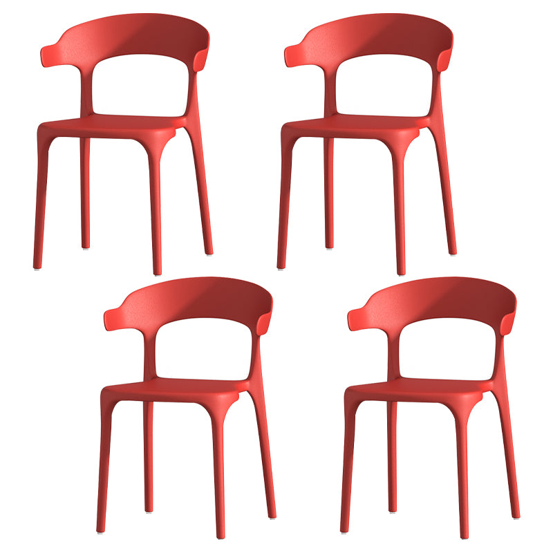 Silla de comedor de plástico escandinava con respaldo mate y acabado mate