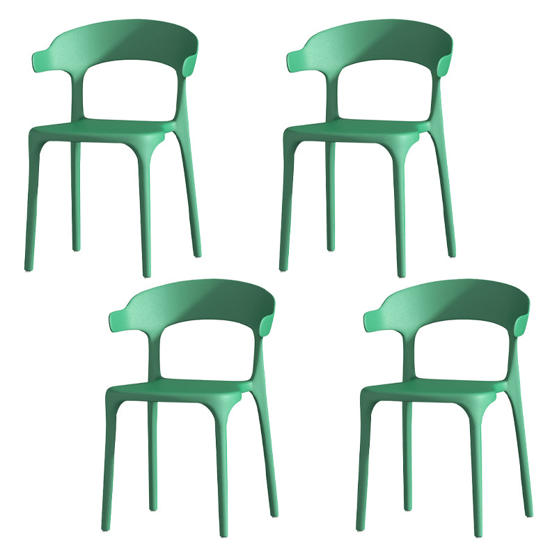 Silla de comedor de plástico escandinava con respaldo mate y acabado mate