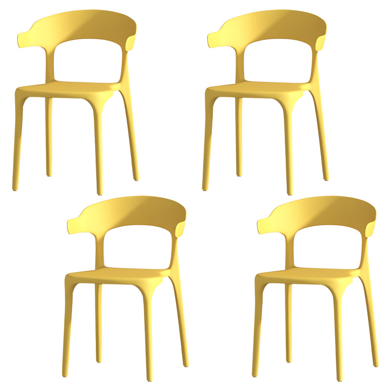 Silla de comedor de plástico escandinava con respaldo mate y acabado mate