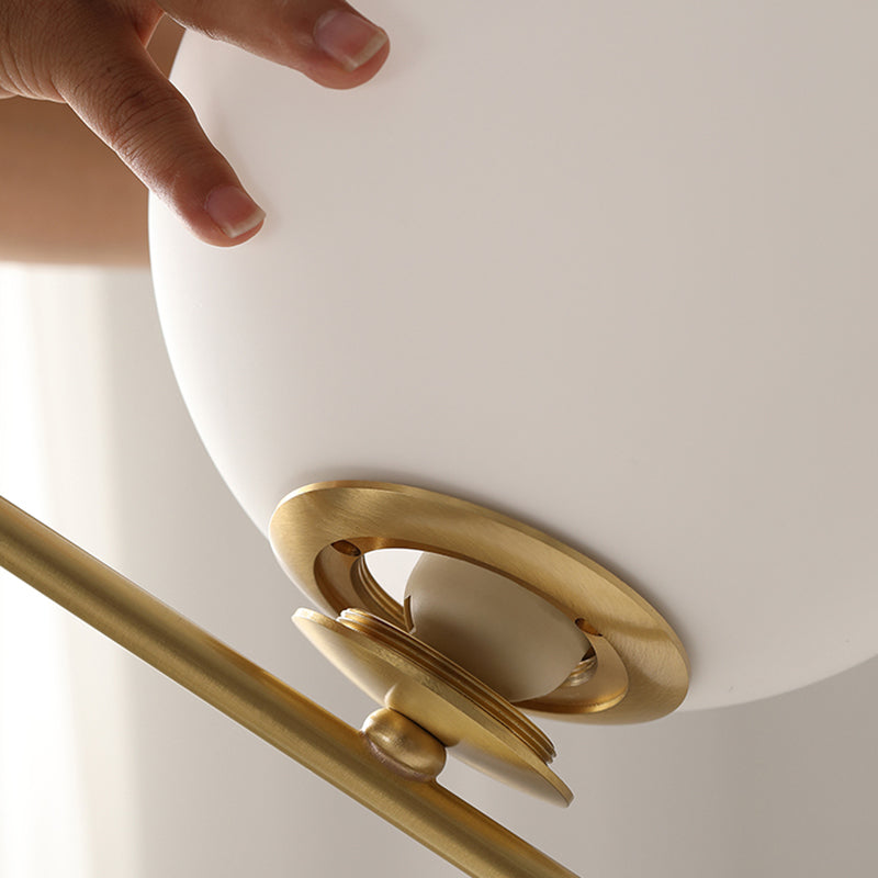 Lampada da scrivania in vetro in stile moderno Lampade da tavolo per negozio di caffè con paralume a globo bianco