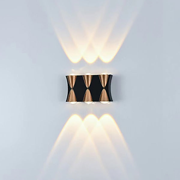 Lumière murale à LED géométrique en acrylique dans une application murale en aluminium de style créatif moderne pour les espaces extérieurs