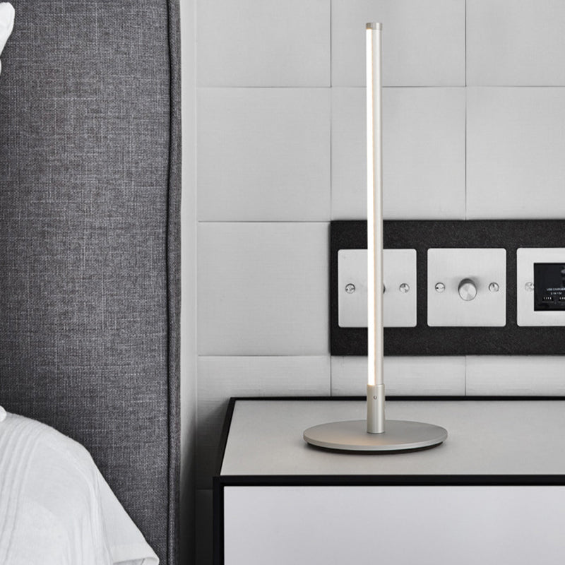 Lampe de table LED simplicité moderne les lampes de table linéaire avec une teinte acrylique