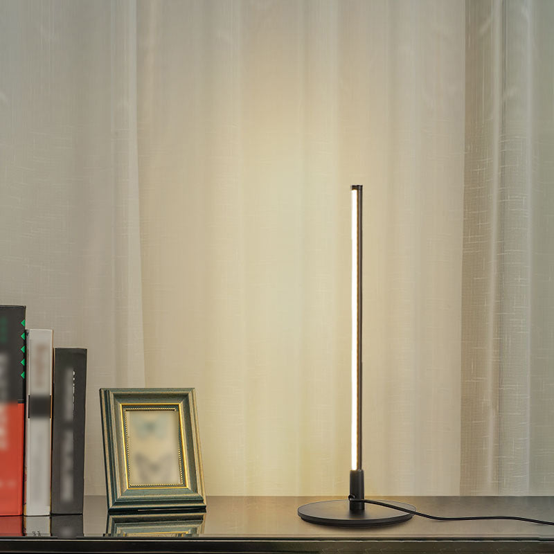 Lampe de table LED simplicité moderne les lampes de table linéaire avec une teinte acrylique