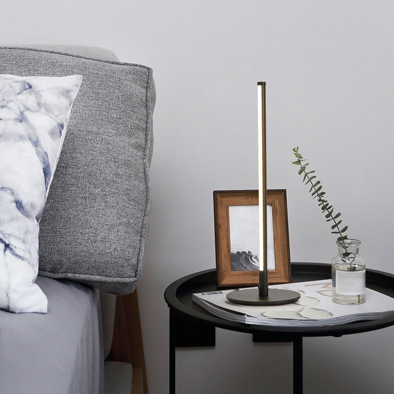 Lampe de table LED simplicité moderne les lampes de table linéaire avec une teinte acrylique