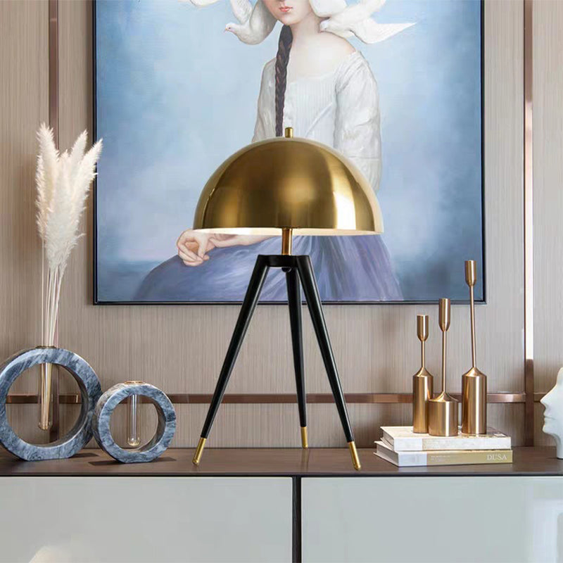 Gold Semi-Circle Table Lamp in Modern Luxury Style Electroplate Aluminium Desk Lamp for Bedroom