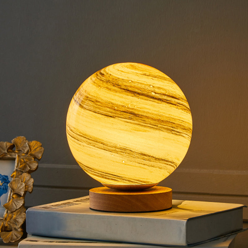 Lampada da tavolo decorativa a una lampadina Lampada da scrivania in vetro in stile moderno per camera da letto