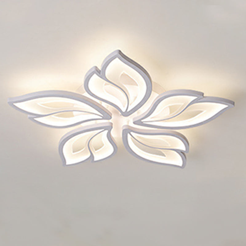 Les appareils d'éclairage de plafond affleurants de fleur de style moderne acrylique multi lumières ont mené la lampe affleurante de bâti