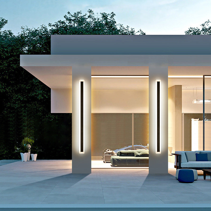 Style moderne Minimaliste Strip Shade Wall Sconce Metal 1 Appliques légères en noir pour la cour