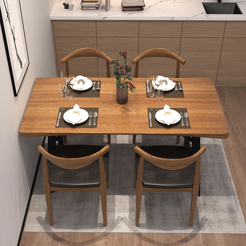 Metaal industriële rechthoek eettafel vaste houten tafel met sleeënbasis