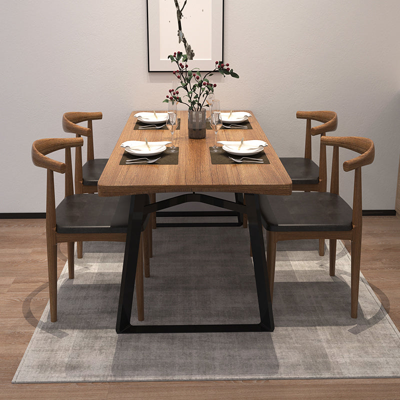 Metaal industriële rechthoek eettafel vaste houten tafel met sleeënbasis