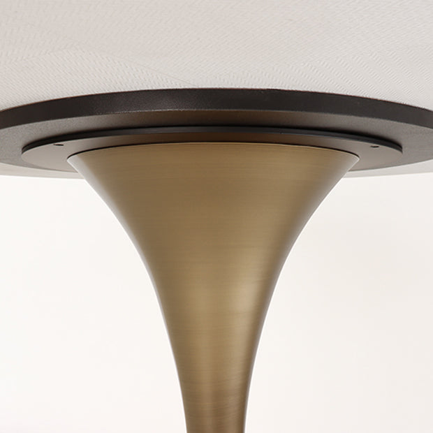Traditionele luxe tulpenbasismeubels rond steen eettafel voor thuis