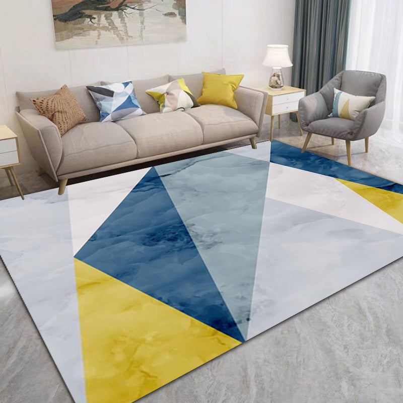 Black Modern Rug Polyester Triangle Indoor Rug Non-Slip Backing Rug for Drawing Room