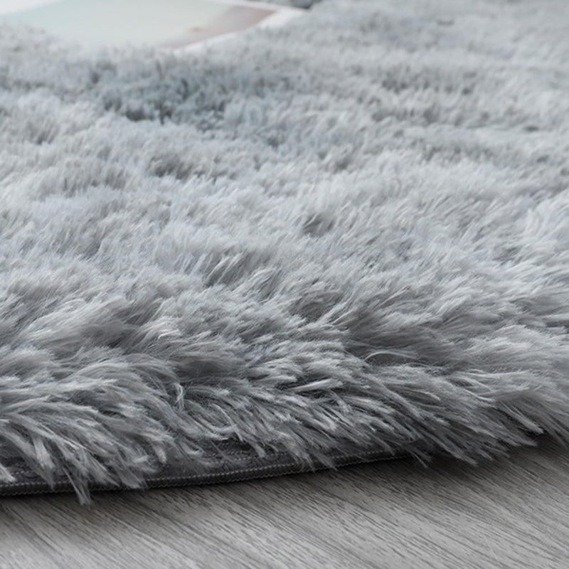 Tapis en peluche élégant Tapis de couleur solide Polyester Area Tapis résistant aux taches pour la décoration intérieure