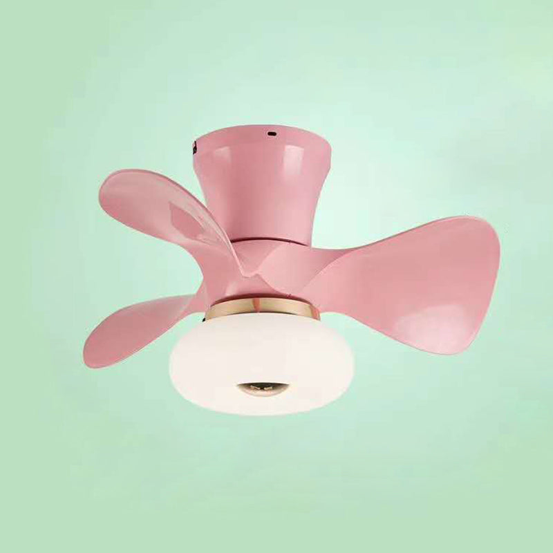 Ventilateur de plafond géométrique clair