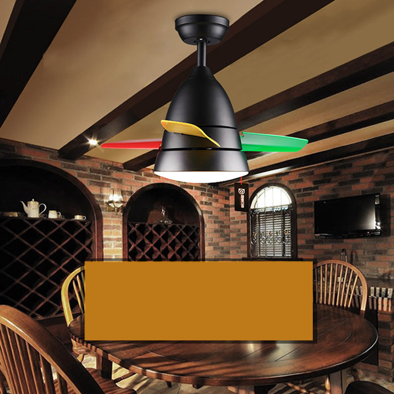 Éventail de pendentif en métal conique Light Nordic Style LED Semi Flush Mounted Plafond Ayémorrat pour salle à manger