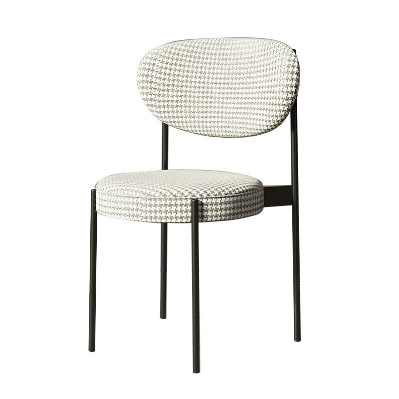 Chaise d'appoint scandinave pour la maison, chaise de salle à manger rembourrée en métal à dossier ouvert