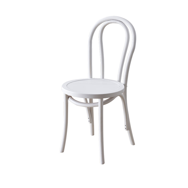 Le bois de hêtre de style moderne préside la cuisine arrière de Windsor dinant l'ensemble de chaise