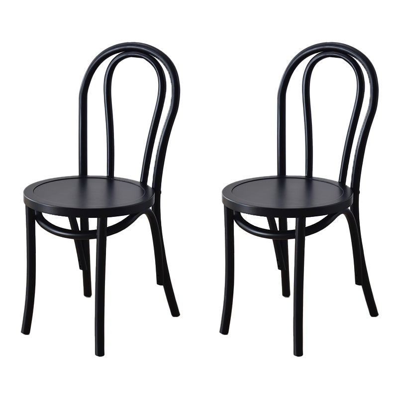 Le bois de hêtre de style moderne préside la cuisine arrière de Windsor dinant l'ensemble de chaise