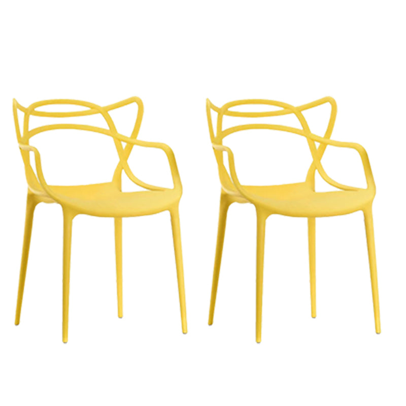 Silla de comedor con respaldo cruzado de plástico mate con brazo para restaurante escandinavo