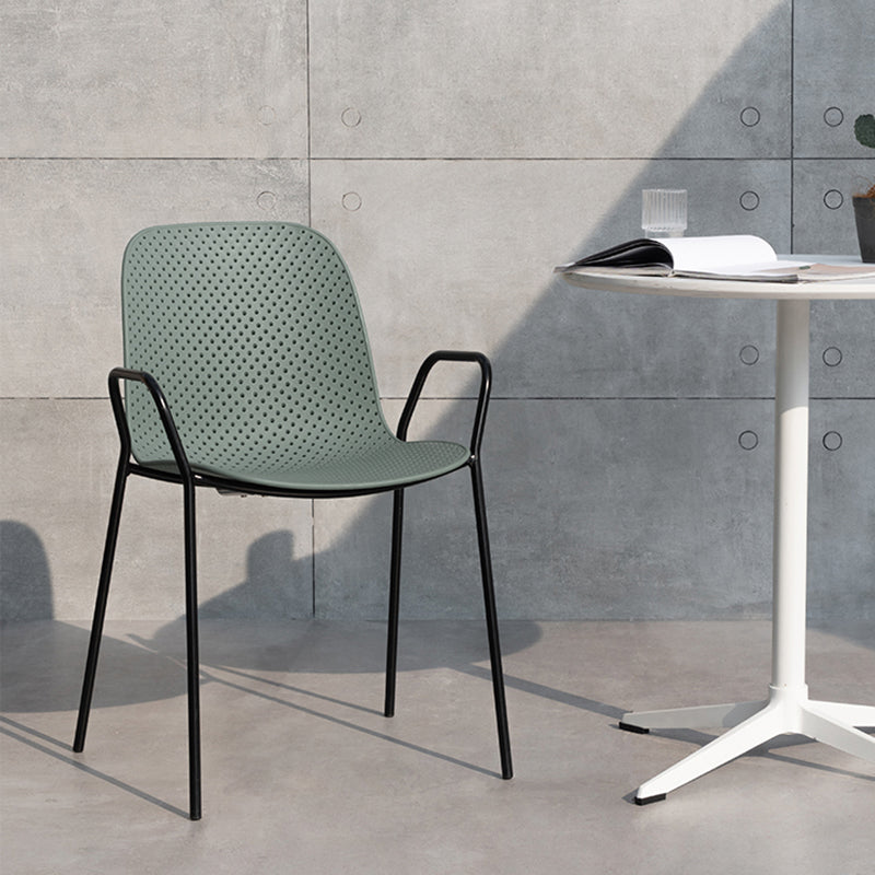 Sillón de comedor de plástico de estilo escandinavo, respaldo sólido, silla individual
