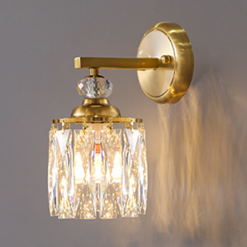 Geometrischer Schatten Einleichter Wandleuchter moderner Kristallwandmontage Leuchte in Messing
