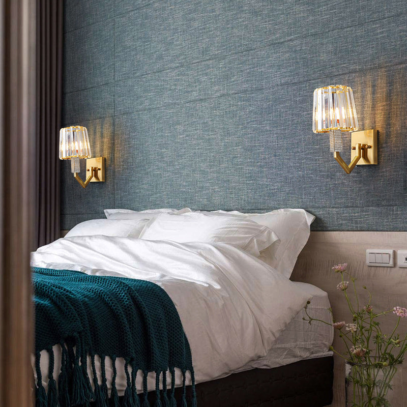 Geometrischer Schatten Einleichter Wandleuchter moderner Kristallwandmontage Leuchte in Messing