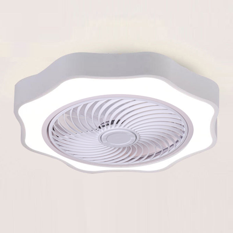 Éclairage de ventilateur de plafond en métal floral