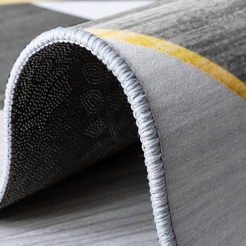 Simplicity Triangle Pattern Rug Polyester Indoor Carpet Stain Resistant Area Rug for Living Room