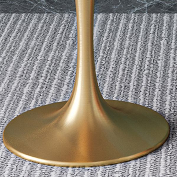 Traditionele eettafel in luxe stijl, witte ronde tafel van gesinterd steen
