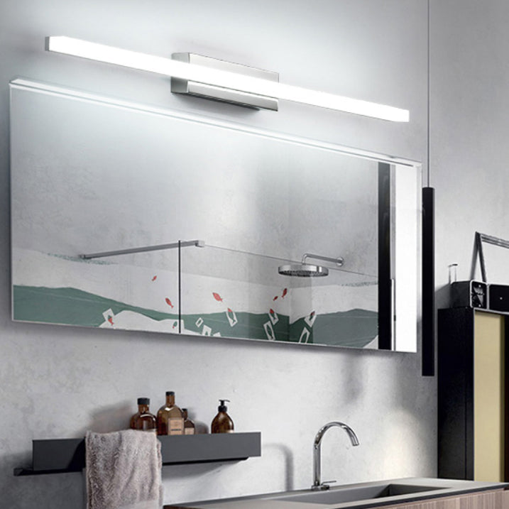Metal Linear Shade Mirror Wall Lights Modern 1 Head Wall Mount Fixture in Silver