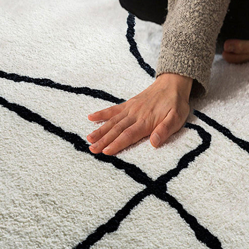White Abstract Pattern Rug Modern Polyester Area Carpet Non-Slip Backing Rug for Home Decor