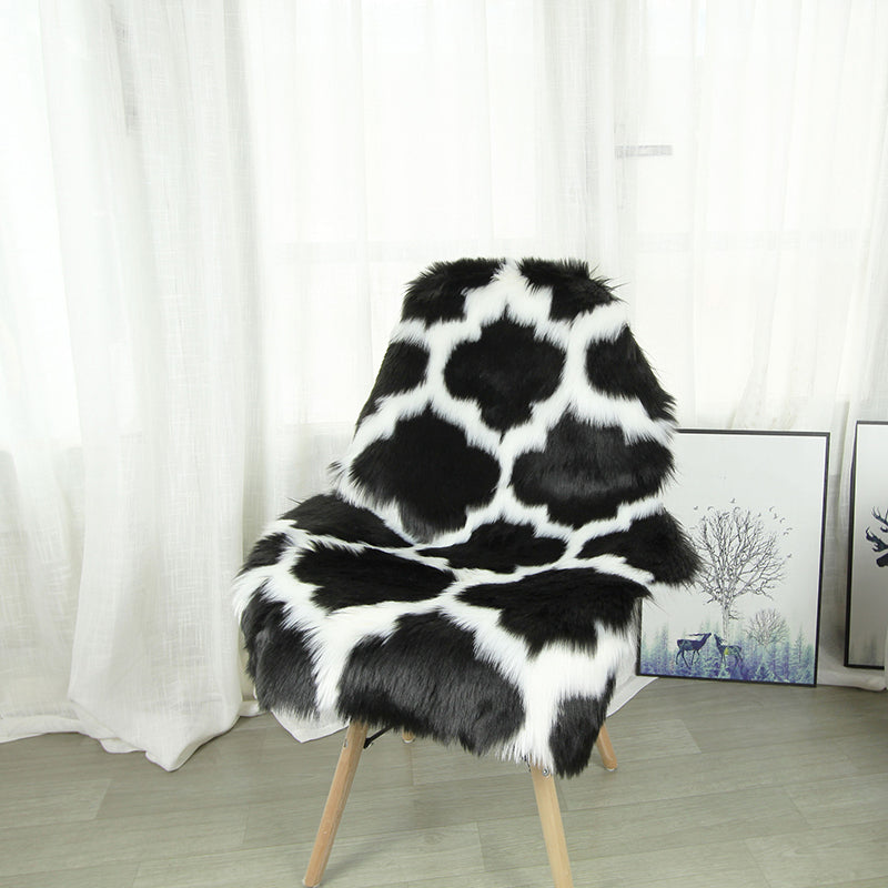 Stylish Black Carpet Geometric Pattern Polyester Area Rug Easy Care Area Rug for Home Decor