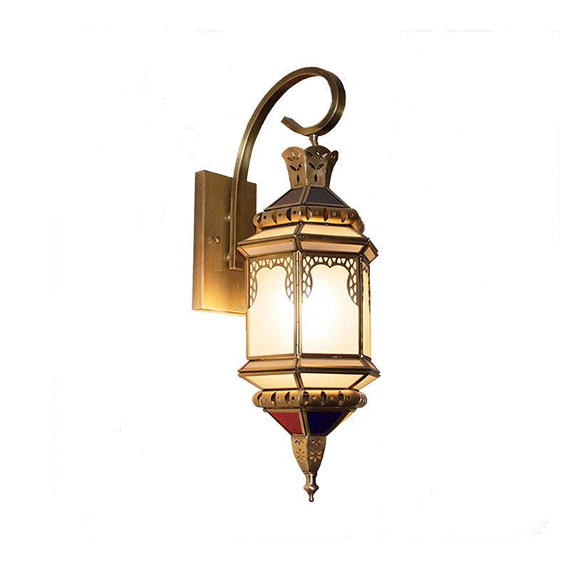 Metalen lantaarn SCONCE LICHTING Arabische Arabische hand Gemmuur gemonteerde lamp in messing met opaalglasschaduw
