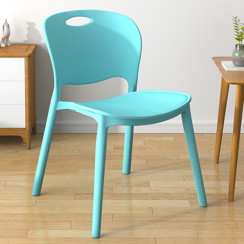 El comedor plástico contemporáneo preside la parte posterior abierta sin brazos que cena la silla lateral para el uso en el hogar