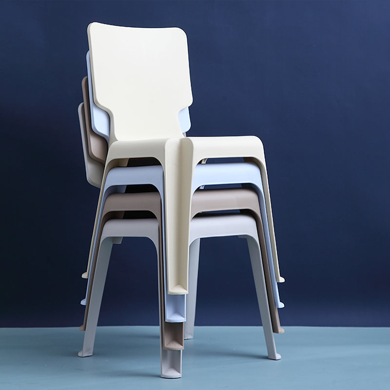 Chaise d'appoint en plastique pour marché nocturne scandinave, chaise de salle à manger à dossier solide, couleur claire