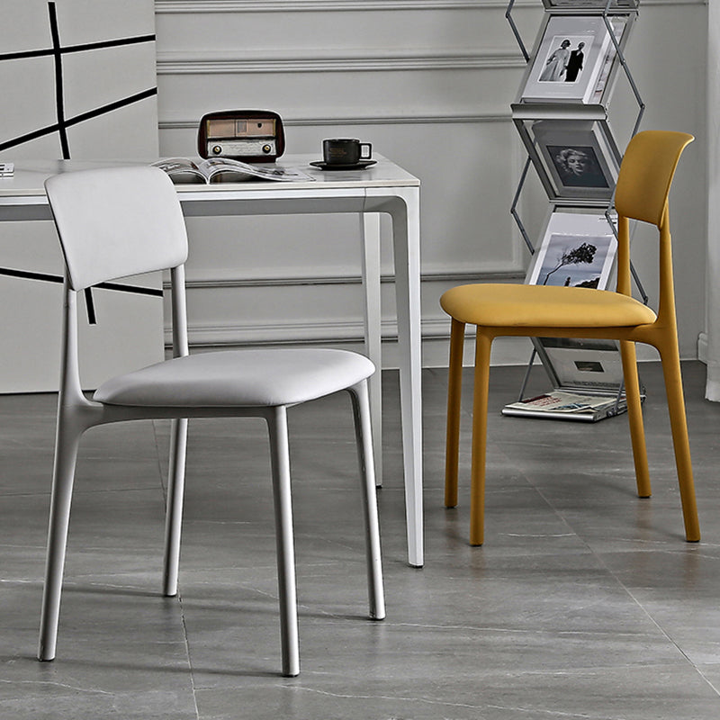 Plastic Scandinavian Restaurant Side Chair Matte Finish Open Dining Chair