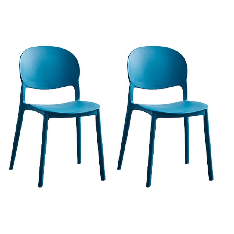 Chaise latéral de salle à manger en plastique mat