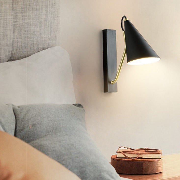 Moderna lampada a parete conica a parete singola creativa a parete singola per camera da letto
