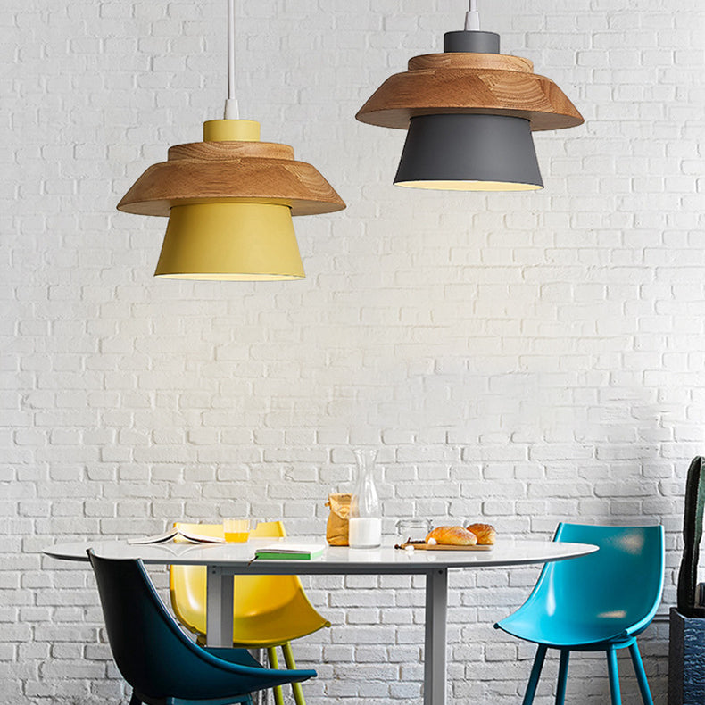 Moderne nordische einzelne hängende hölzerne geometrische Makaroon -Hängelampe mit Eisenschatten