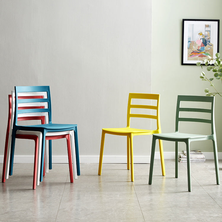 Esszimmerstühle im minimalistischen Stil mit Leiterlehne, armlose Esszimmerstühle aus Kunststoff für zu Hause